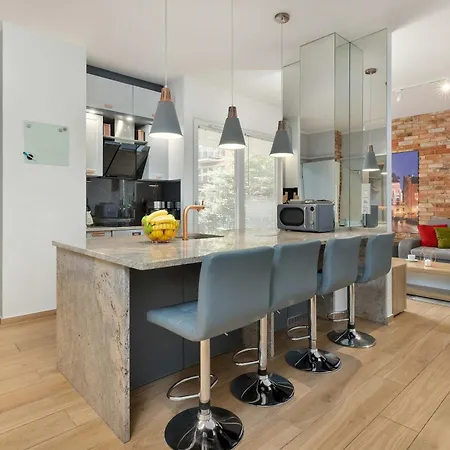 Stylish In Center With Garden And Parking By Renters Apartman Gdańsk