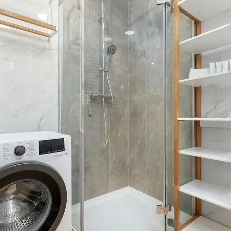 Апартаменты Stylish In Center With Garden And Parking By Renters Гданьск