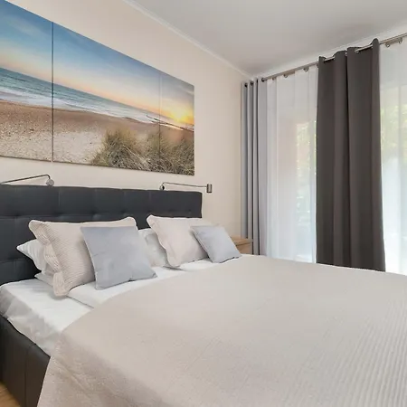 Stylish In Center With Garden And Parking By Renters Apartament *